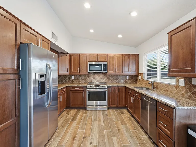 6823 E Grandview Dr — Photo 10