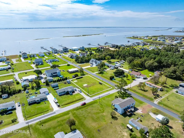 106 C Street, Newport, NC 28570