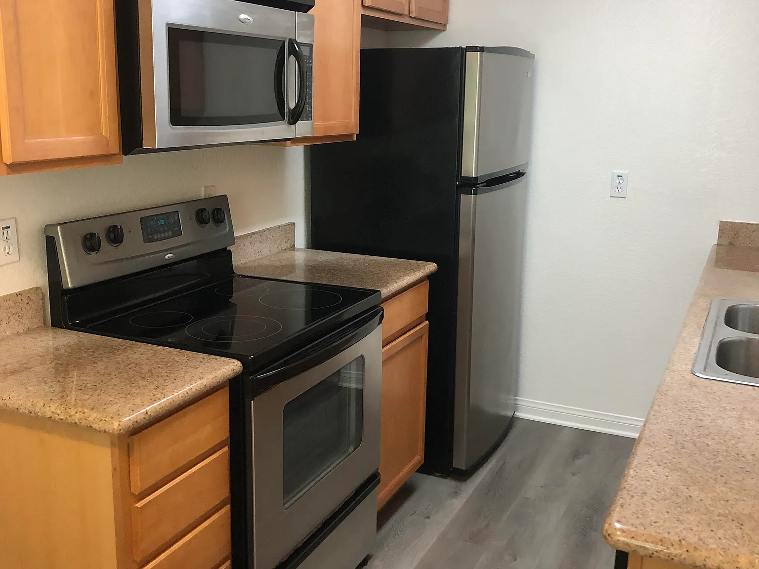 1 bed, 550 sqft, $2,300 — Photo 4