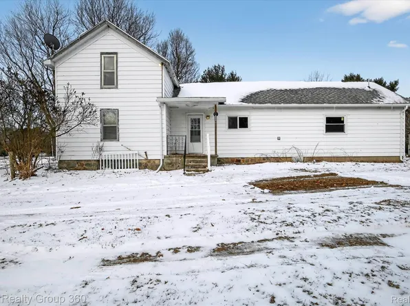 6370 Hibbard Rd, Laingsburg, MI 48848