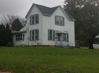 1605 S Walnut Ave, Freeport, IL 61032
