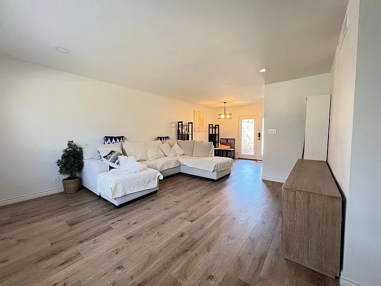 6223 Meadow View Ln — Photo 5