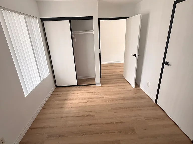 Salt & Vine Oceanside Apartments — Photo 13