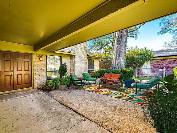 2nd image of 342 W Lakeview Cir