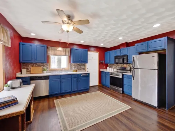 801 E Chestnut St, Pardeeville, WI 53954