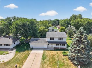 1772 Eldridge Ave W, Roseville, MN 55113