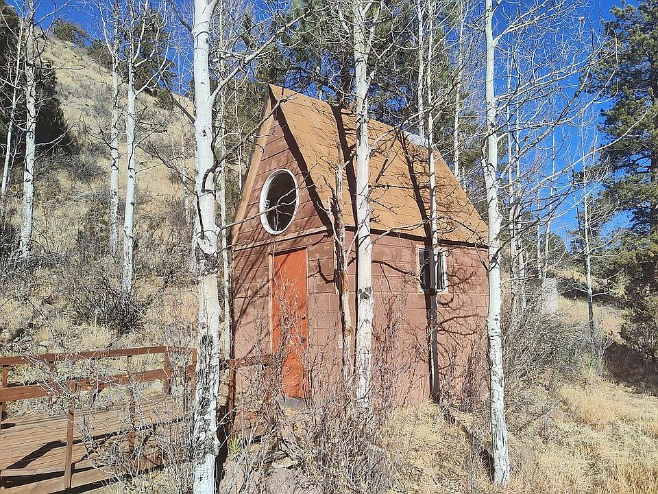 1st image of 899 Meadow Ln