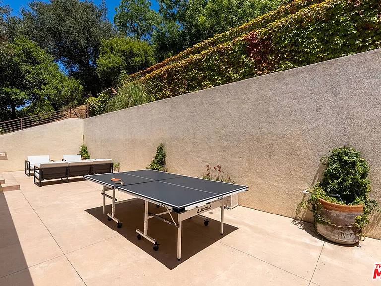 8836 Wonderland Ave — Photo 49