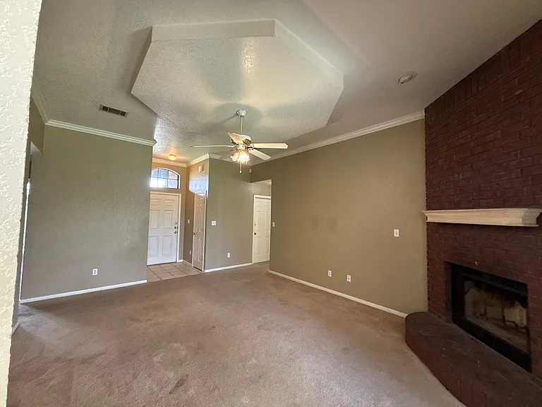 4600 Steamboat Springs Dr — Photo 2
