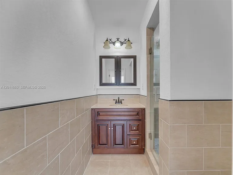 520 NW 32nd Pl #520 — Photo 26