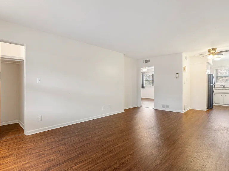 936 E Walnut St #1 — Photo 21