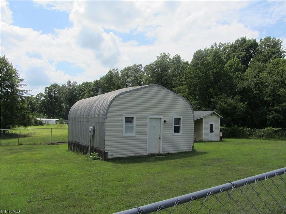 2nd image of 1068 Whitts Rd