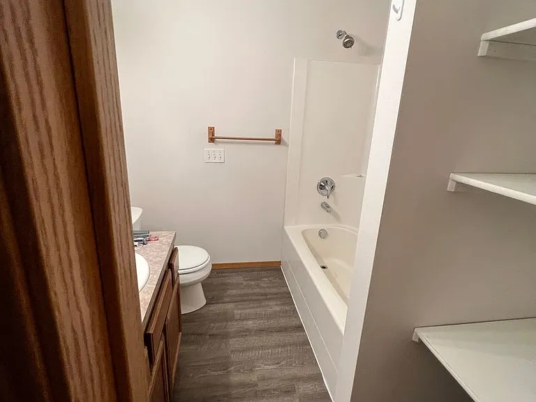1504 N Brook Ct — Photo 9