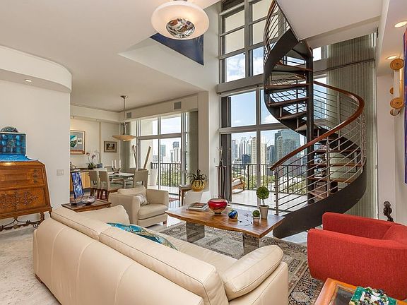 3rd image of 1901 Brickell Ave #Phviii