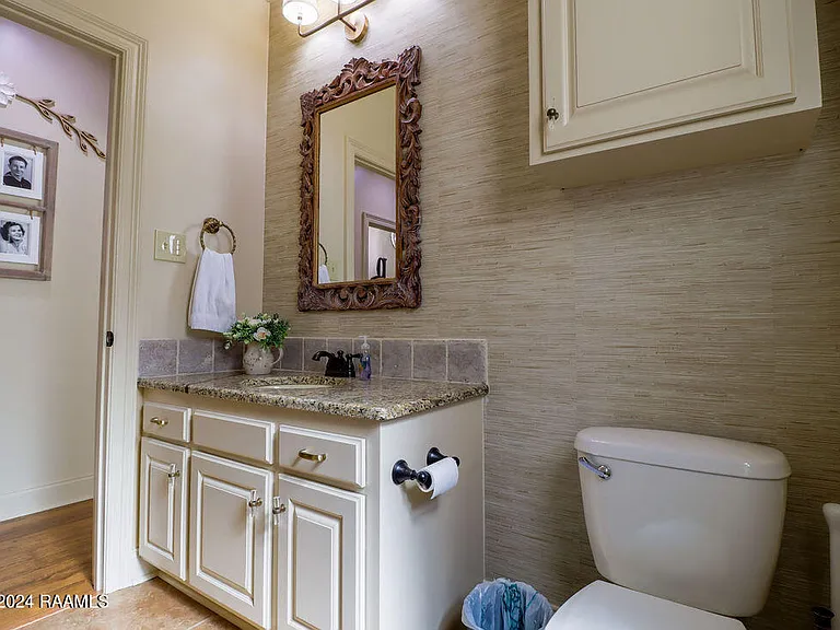 228 Crenshaw Dr — Photo 17