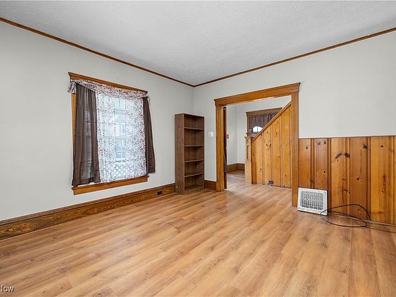 4th image of 123 Chase St