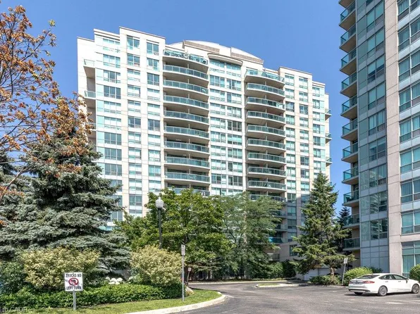 2565 Erin Centre Blvd #402, Mississauga, ON L5M 6Z8