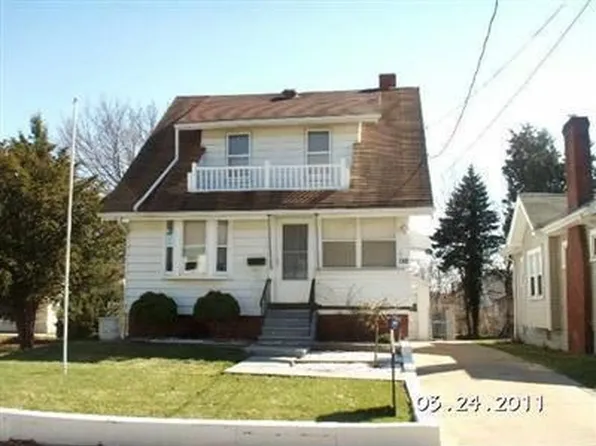 414 Birchwood Ave, Akron, OH 44310