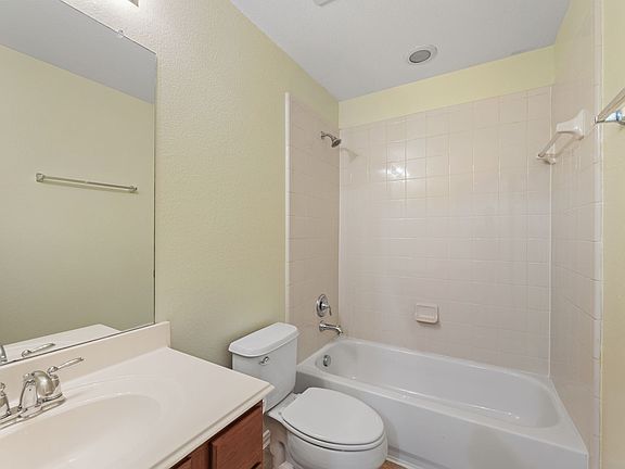 4th image of 10528 Cochron Dr