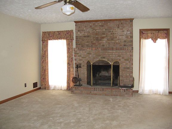 2nd image of 4051 Wrexham Dr
