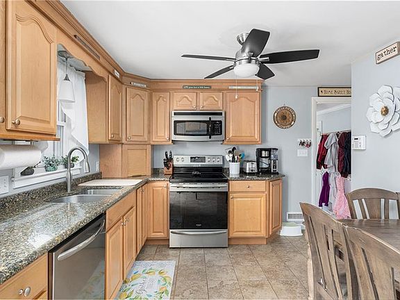 5th image of 36 Vista Dr