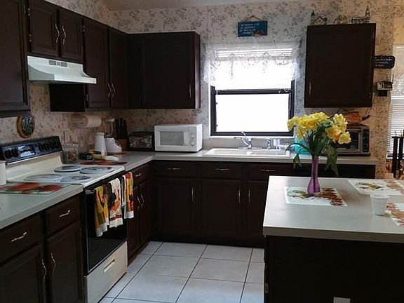 2nd image of 2760 Burwood Ave