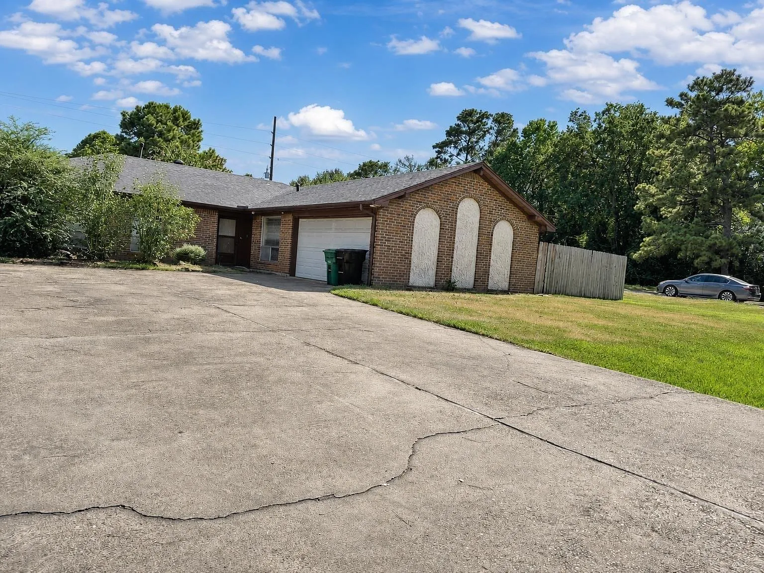 4 bed, 3.0 bath, 2007 sqft, $2,000 — Photo 4