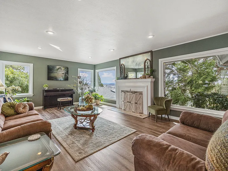 525 Mesa St — Photo 7