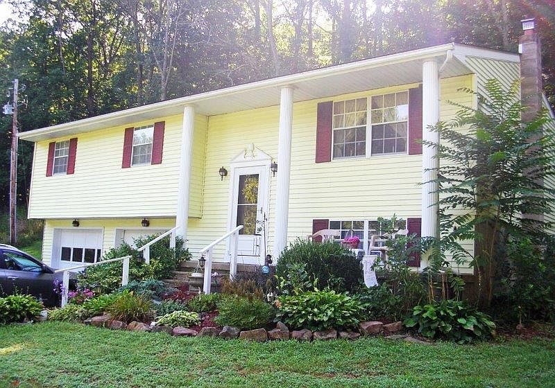 1st image of 551 Larrick Ln