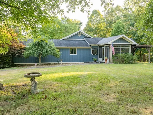 7085 Gilham Rd, Athens, OH 45701