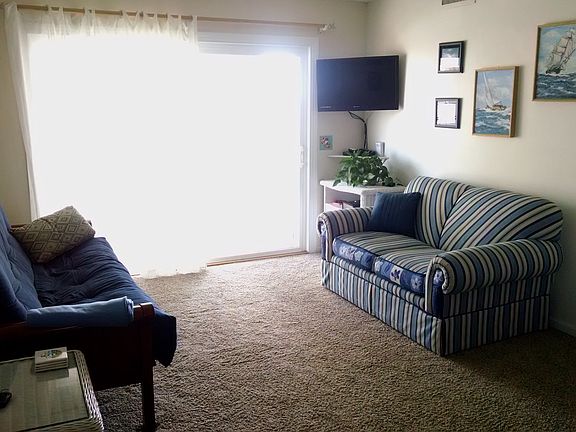 Lots of light oceanside