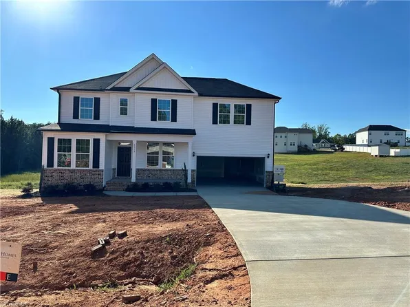 2012 Dock Ridge Dr, Stokesdale, NC 27357