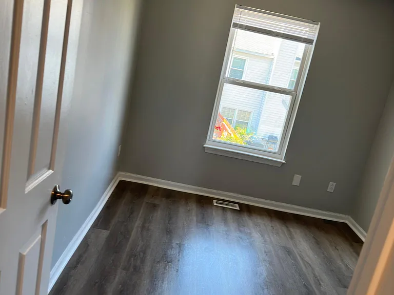 1607 Slidell Ln — Photo 5