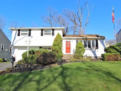 73 Winchester Rd, Livingston, NJ, 07039