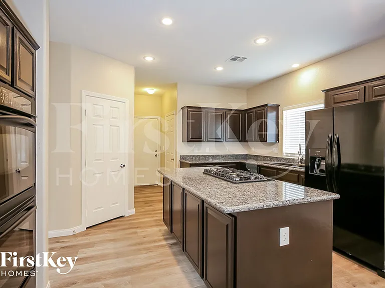 6068 Puesta Del Sol St — Photo 6