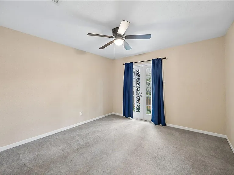 1617 W Sam Houston Pkwy S — Photo 10