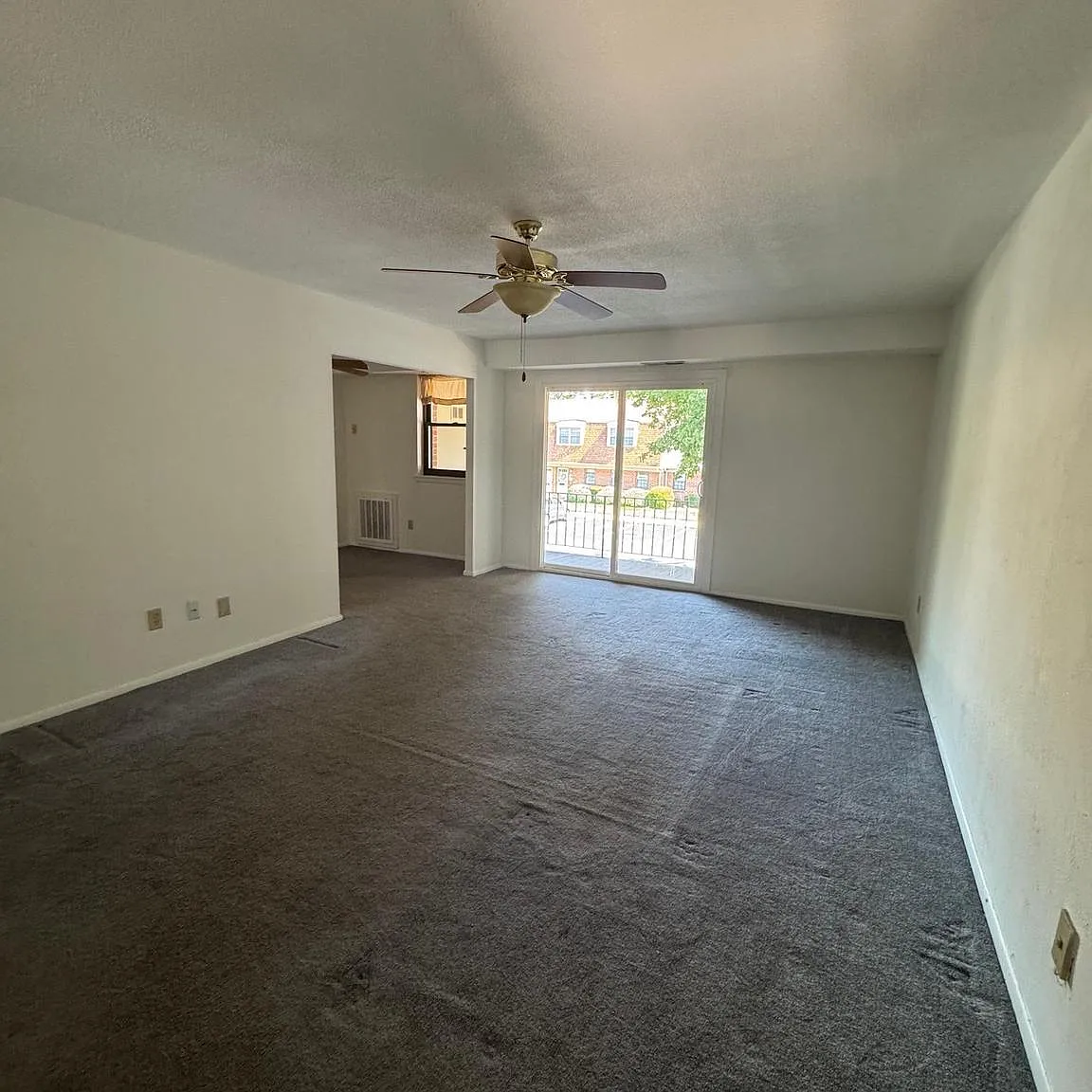 2 bed, 1.5 bath, $2,000 — Photo 2