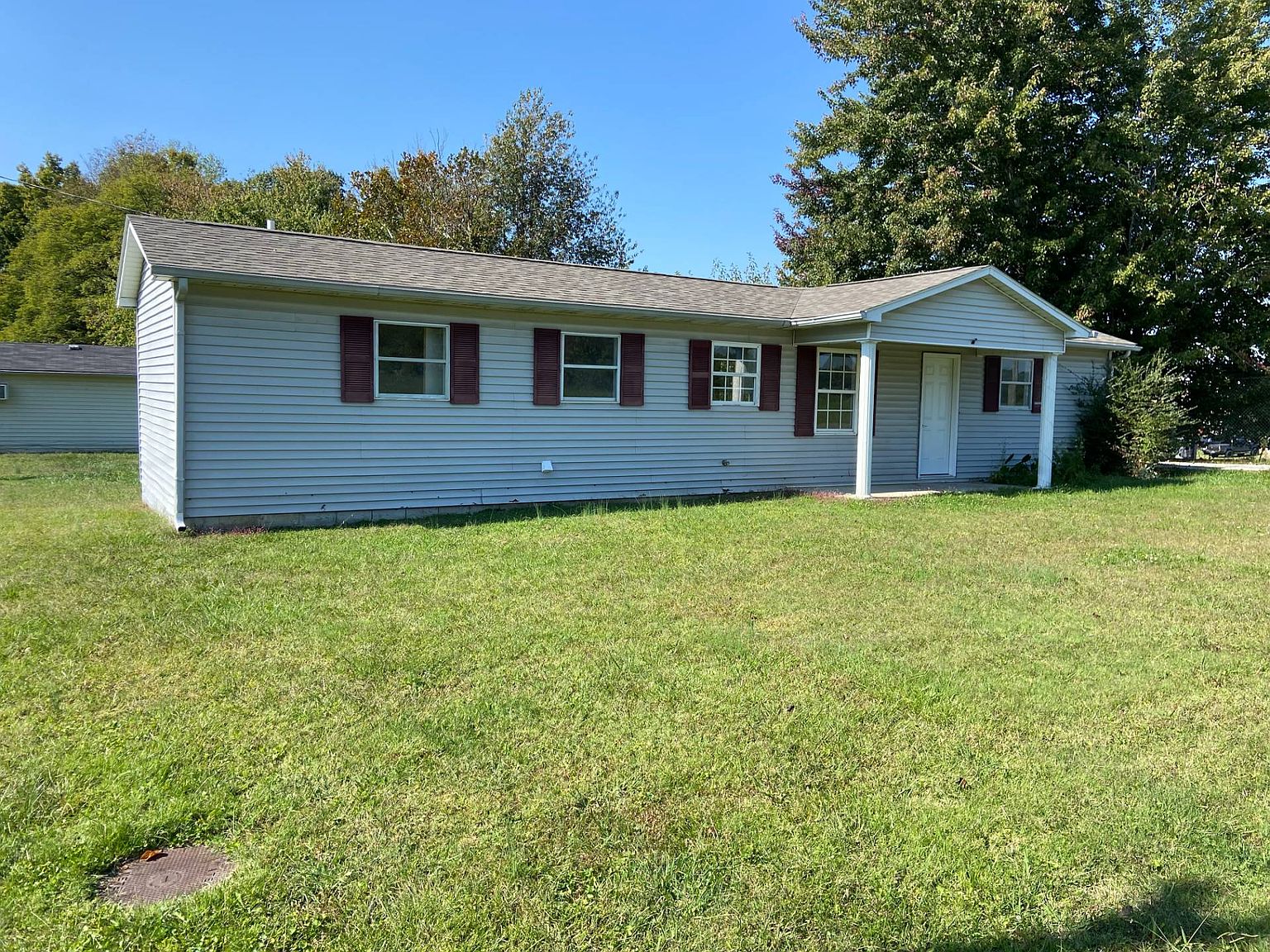 749 Voils Rd Russell Springs KY 42642 MLS 11215796 Zillow   A1c21f8fe97a2f646ae414502b635dc5 Cc Ft 1536 