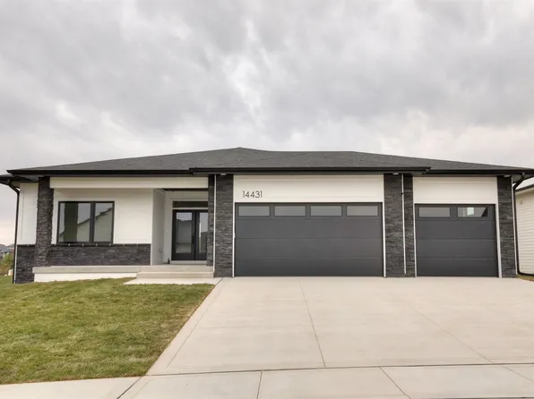 14431 Persimmon Dr, Urbandale, IA 50323