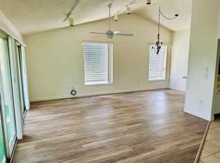 101 Capri Isles Blvd STE 11, Venice, FL 34292