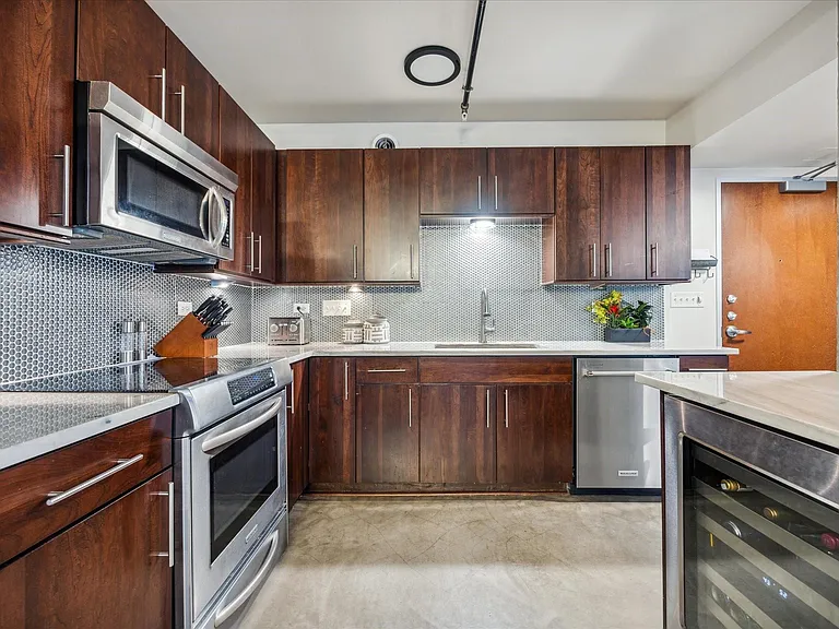 800 Brazos St #1007 — Photo 7