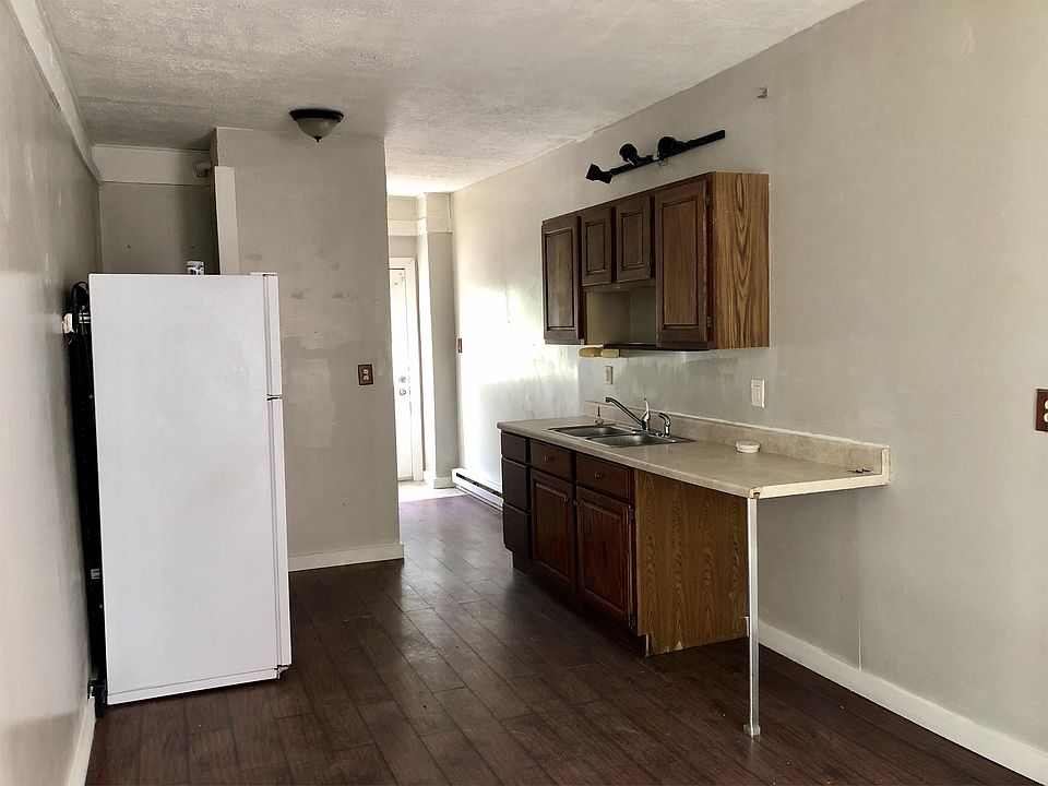 2nd image of 476 Brittain Rd