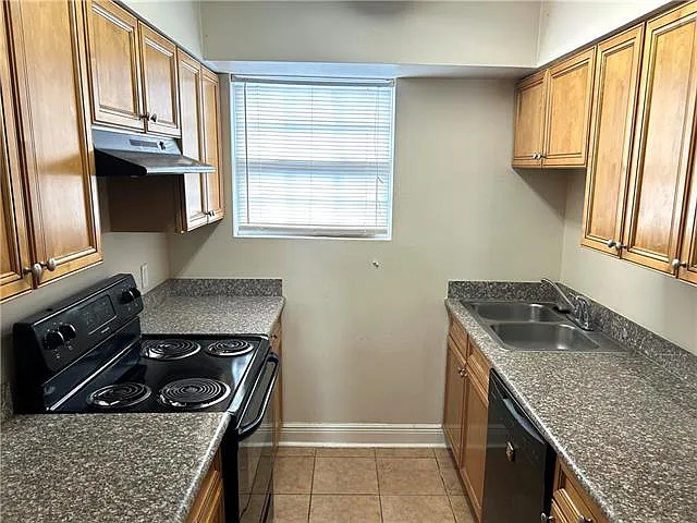 3 bed, 1.5 bath, 1255 sqft, $1,250 — Photo 4