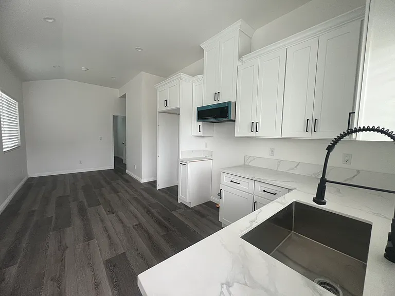 504 E Newmark Ave #A — Photo 7