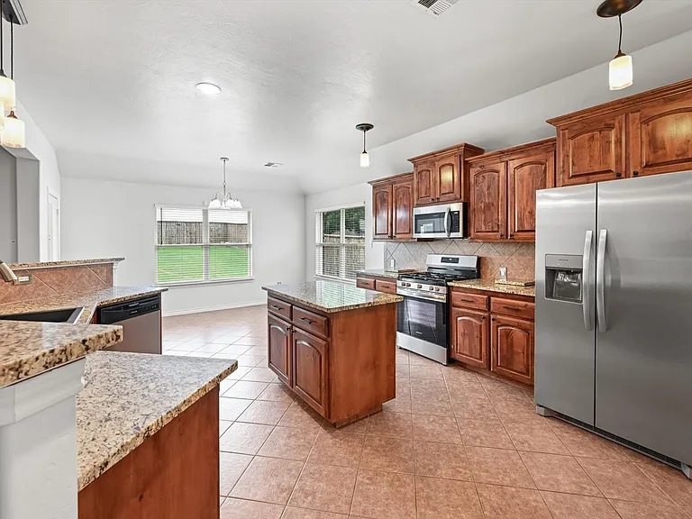 8725 Pikes Peak Rd — Photo 27