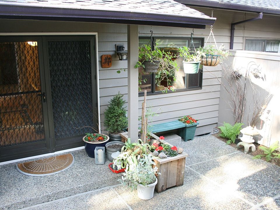 Private Courtyard Entrance