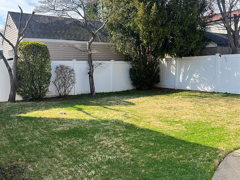 1016 Oaks Dr — Photo 17
