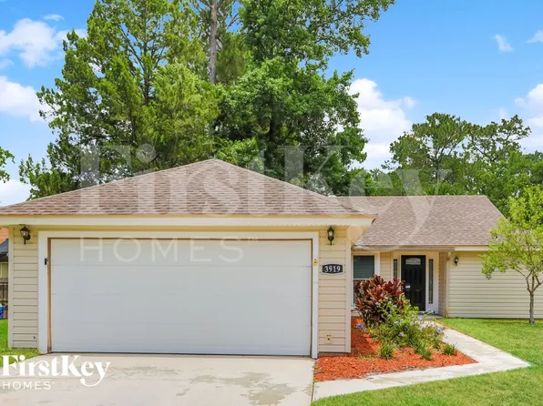 3919 Summer Pines Dr, Jacksonville, FL 32257