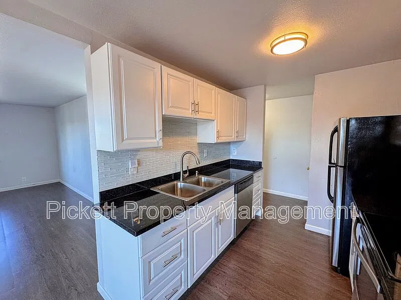 2 bed, 1.0 bath, 915 sqft, $1,500 — Photo 4
