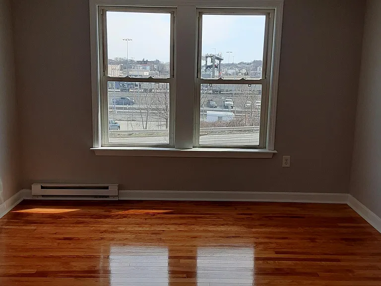 58 Shrewsbury St #5 — Photo 2